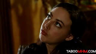 Isäpuoli nai hänen tyttärensä, kuten opettaja, joka rankaisee slutty koulutyttö