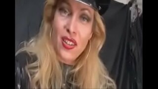 ���බර් කිරි Femdom අනියම් ආධිපත්යය