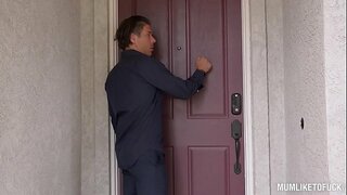 Milf ईवा Notty crams उसे तंग बिल्ली के साथ भारी डिक जबकि उसे भारी स्तन बोलबाला