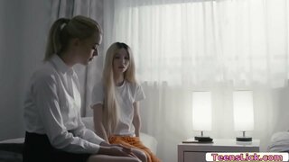 Kenzie Reeves dedos e lambe a súa Schoolmate Anny Auroras buceta Kenzie Reeves dedos e lambe a súa Schoolmate Anny Auroras buceta