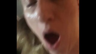 Herët në mëngjes blowjob dhe marrëdhënie seksuale me bjonde gjyle MIlF